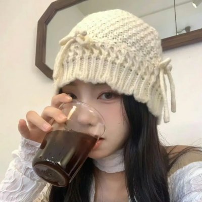 9顶假发的女孩